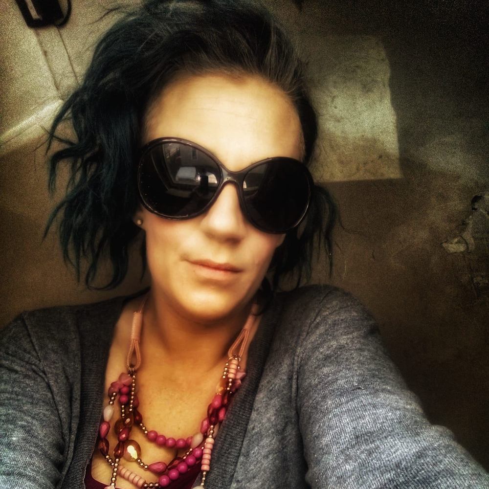 Meet your Posher, Dee